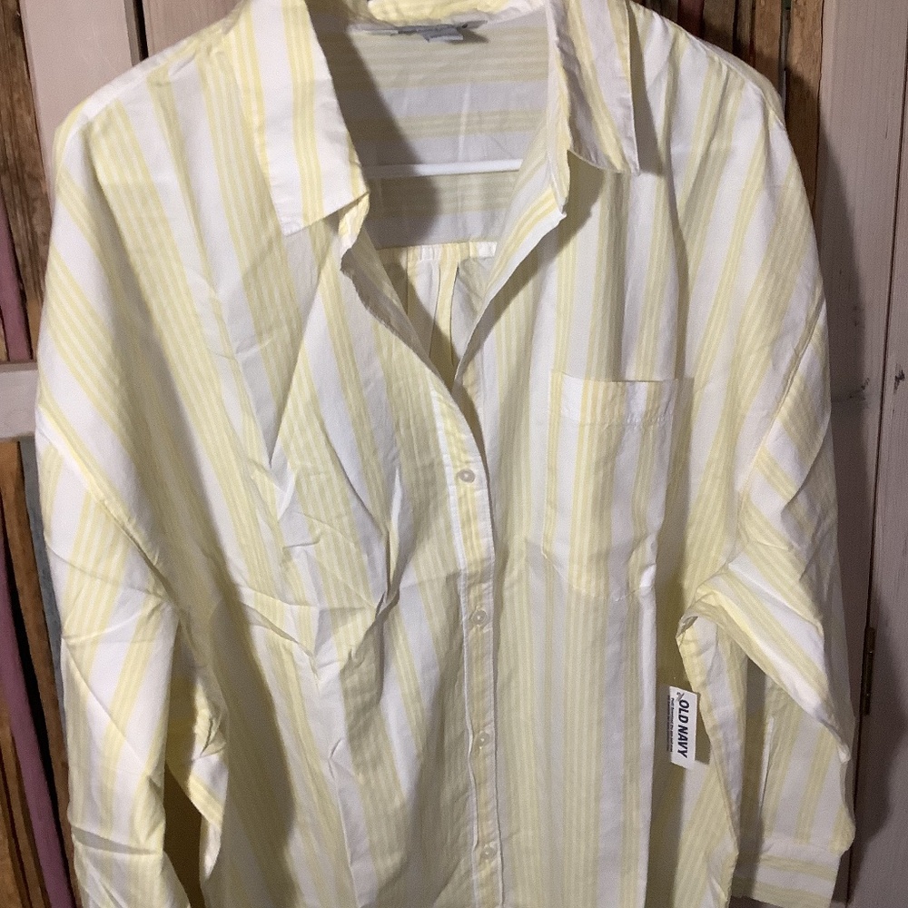 Old Navy Boyfriend Shirt NWT